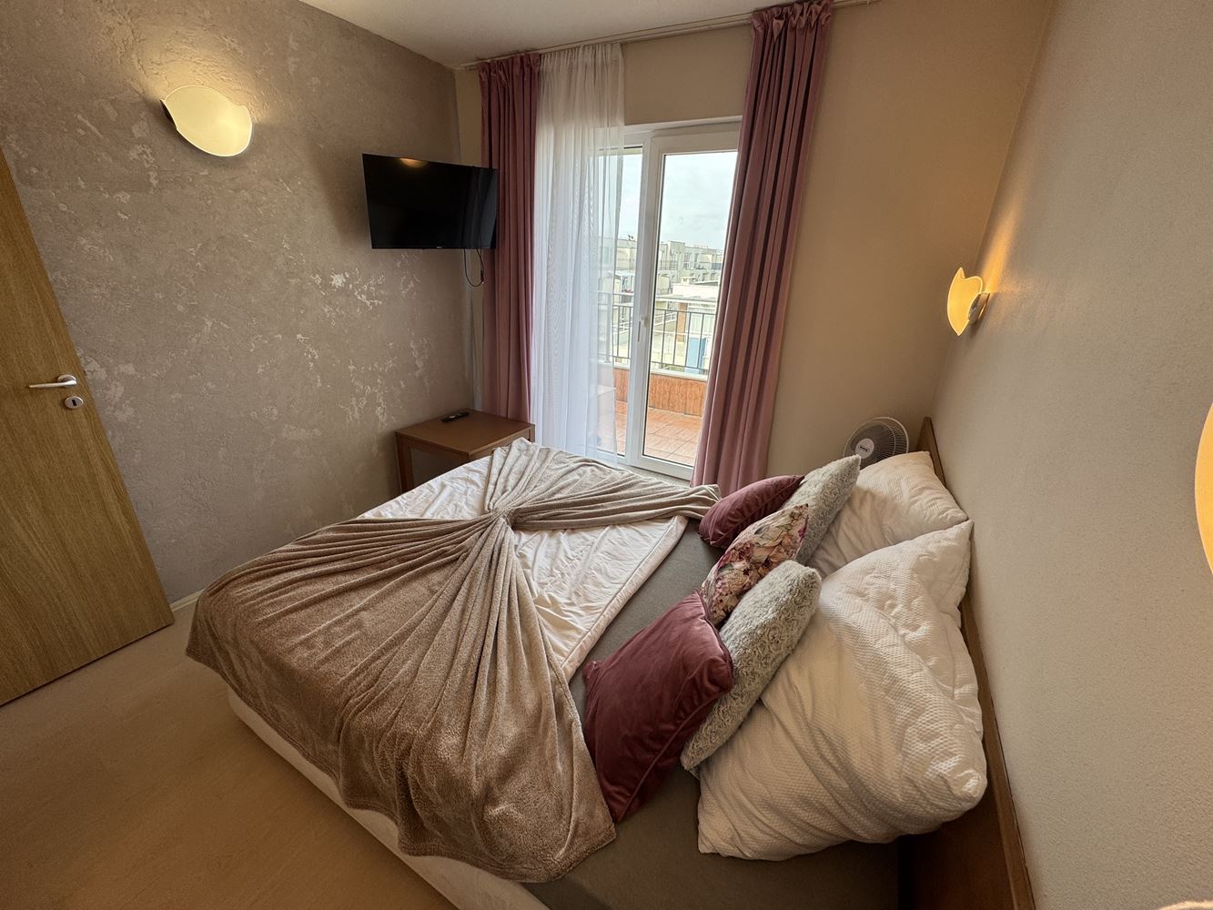 One-bedroom apartment with panoramic views in the heart of Sunny Beach