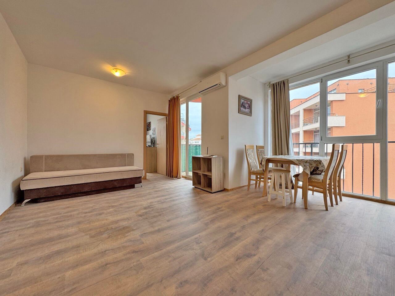 One-bedroom apartment with pool view in a prestigious complex in Sunny Beach