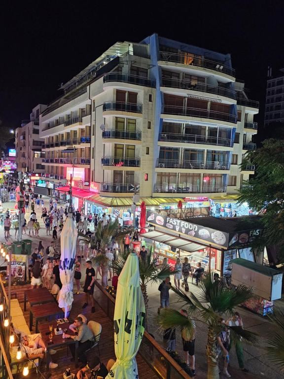 Exclusive first-line property in Sunny Beach – space, luxury, and an outstanding investment with sea panorama