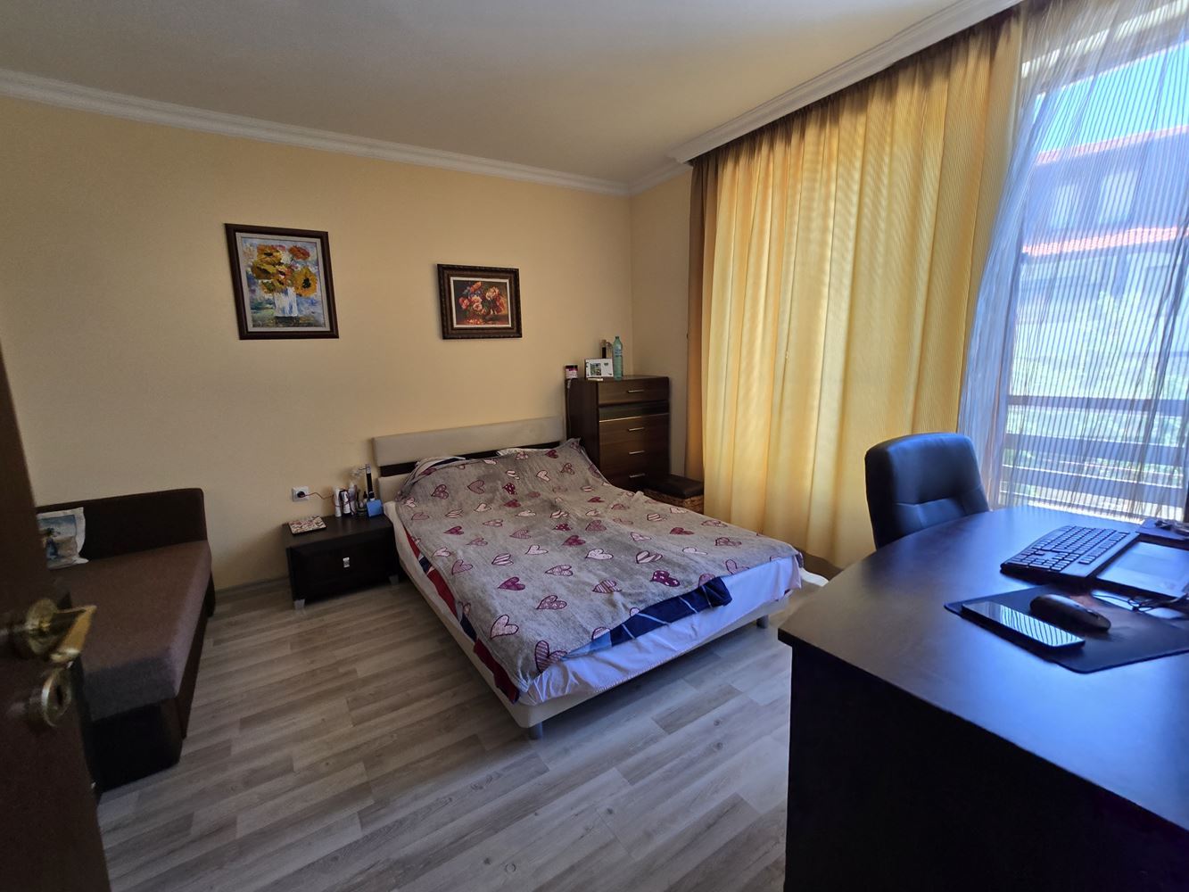 One-bedroom apartment in Sveti Vlas with direct access to the swimming pool – a quiet place for living and relaxation