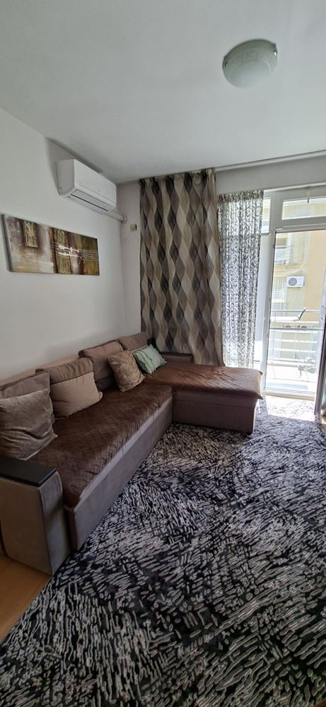 Spacious and bright one-bedroom apartment in a well-maintained complex near Sunny Beach