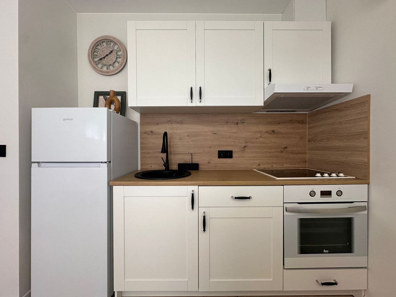 Luxuriously Furnished One-Bedroom Apartment with No Maintenance Fee in Sunny Beach