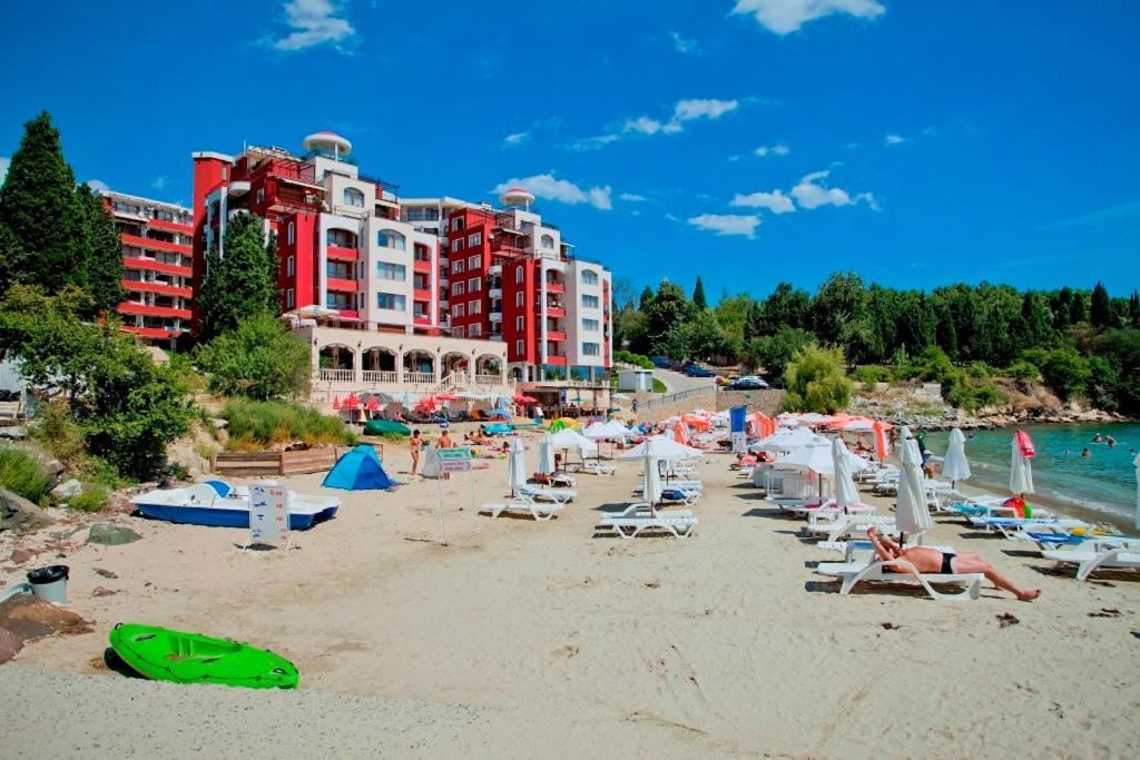 Three-Room Apartment on the First Sea Line in Nessebar – Spaciousness, Two Bedrooms and the Sea in Front of the Complex