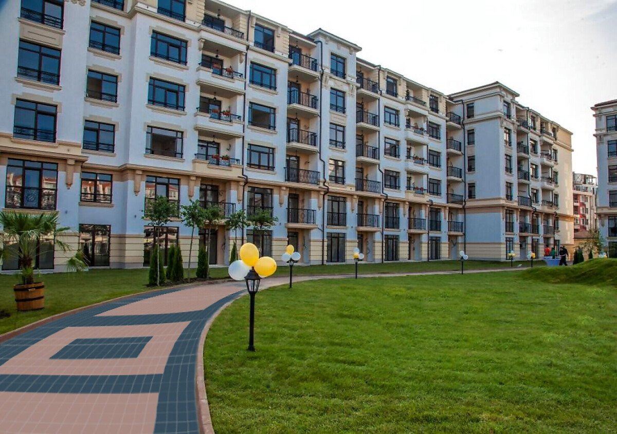 One-Bedroom Apartment in Pomorie – Furnished, with Garden and Excellent Location
