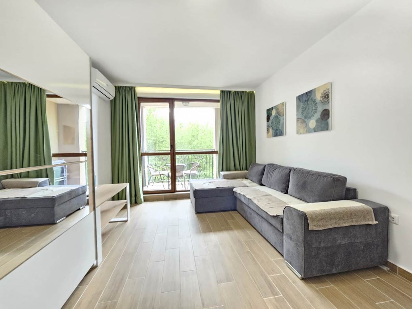 Studio with furniture in the center of Sunny Beach – ready for use or investment