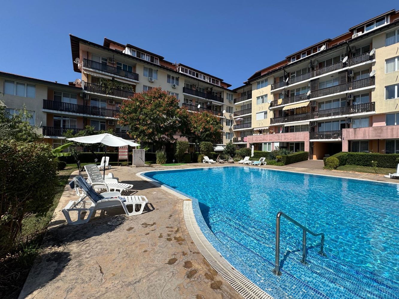Spacious studio with sea view and separate sleeping area in Aheloy