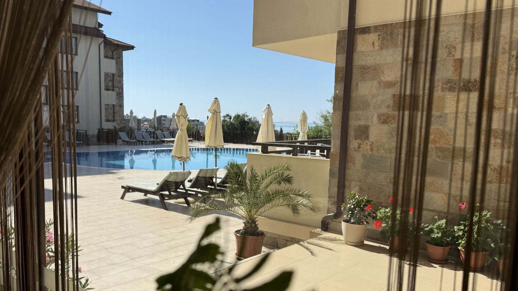 Spacious Two-Bedroom Apartment with Sea View and Low Maintenance Fee in Sveti Vlas