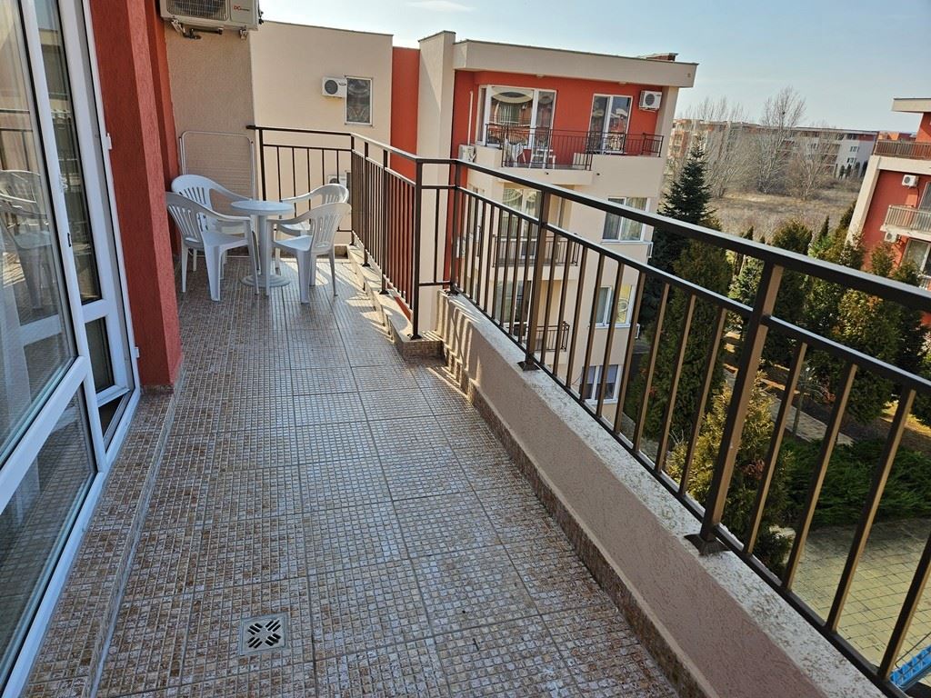 Fully Furnished One-Bedroom Apartment on the Top Floor in Sunny Beach – Pool View and Luxurious Atmosphere