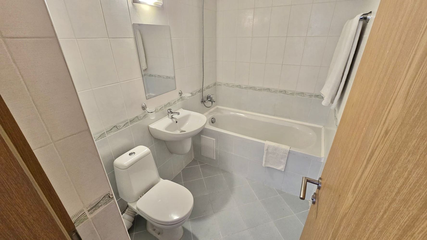 Attractive one-bedroom apartment with pool view in Aheloy