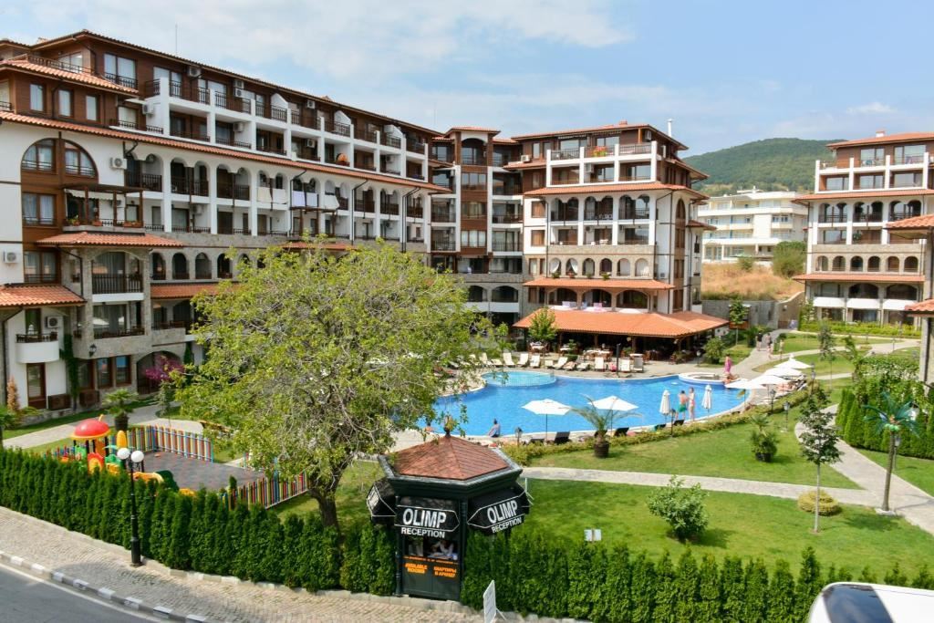 Spacious one-bedroom apartment in a prestigious complex in Saint Vlas – 200 meters from the sea