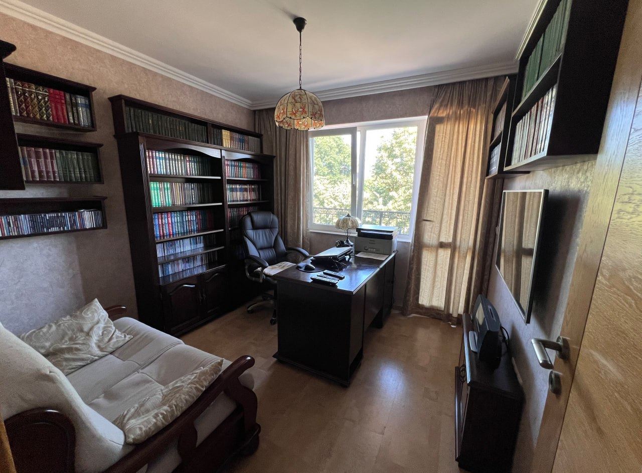 Spacious Three-Bedroom Apartment with Panoramic Sea View Only 50 Meters from the Beach – Low Maintenance Fee!