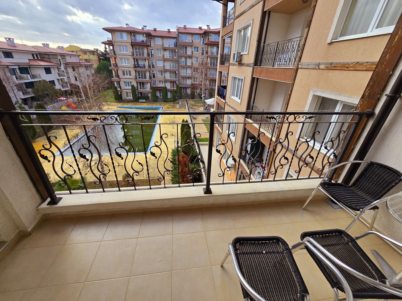 Space, Comfort and a Pool View – Your New Home in Ravda