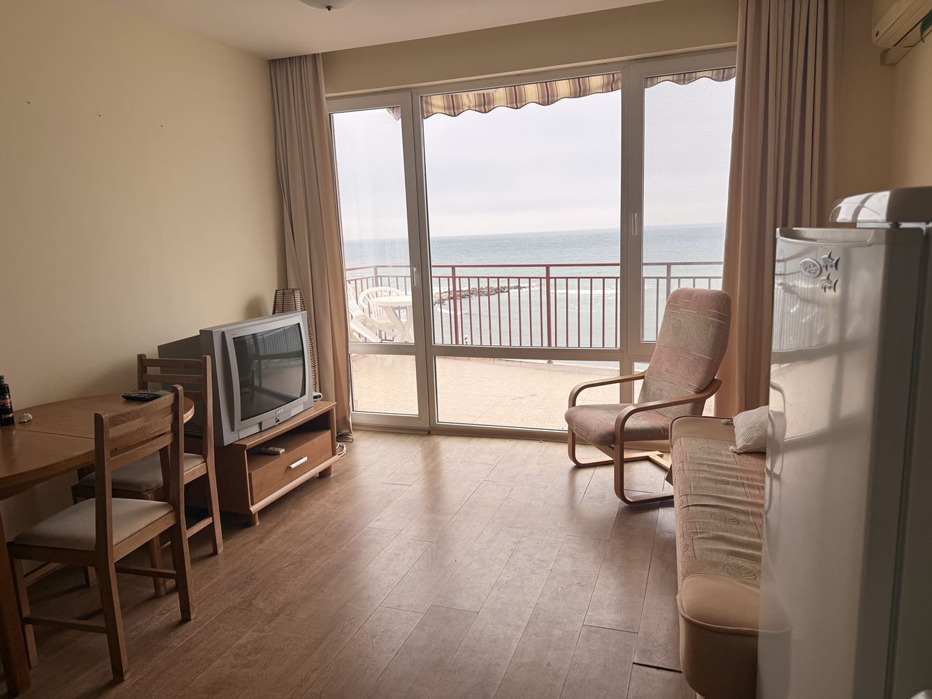 Two-room Apartment on the First Line with Direct Sea View – Sunny Beach