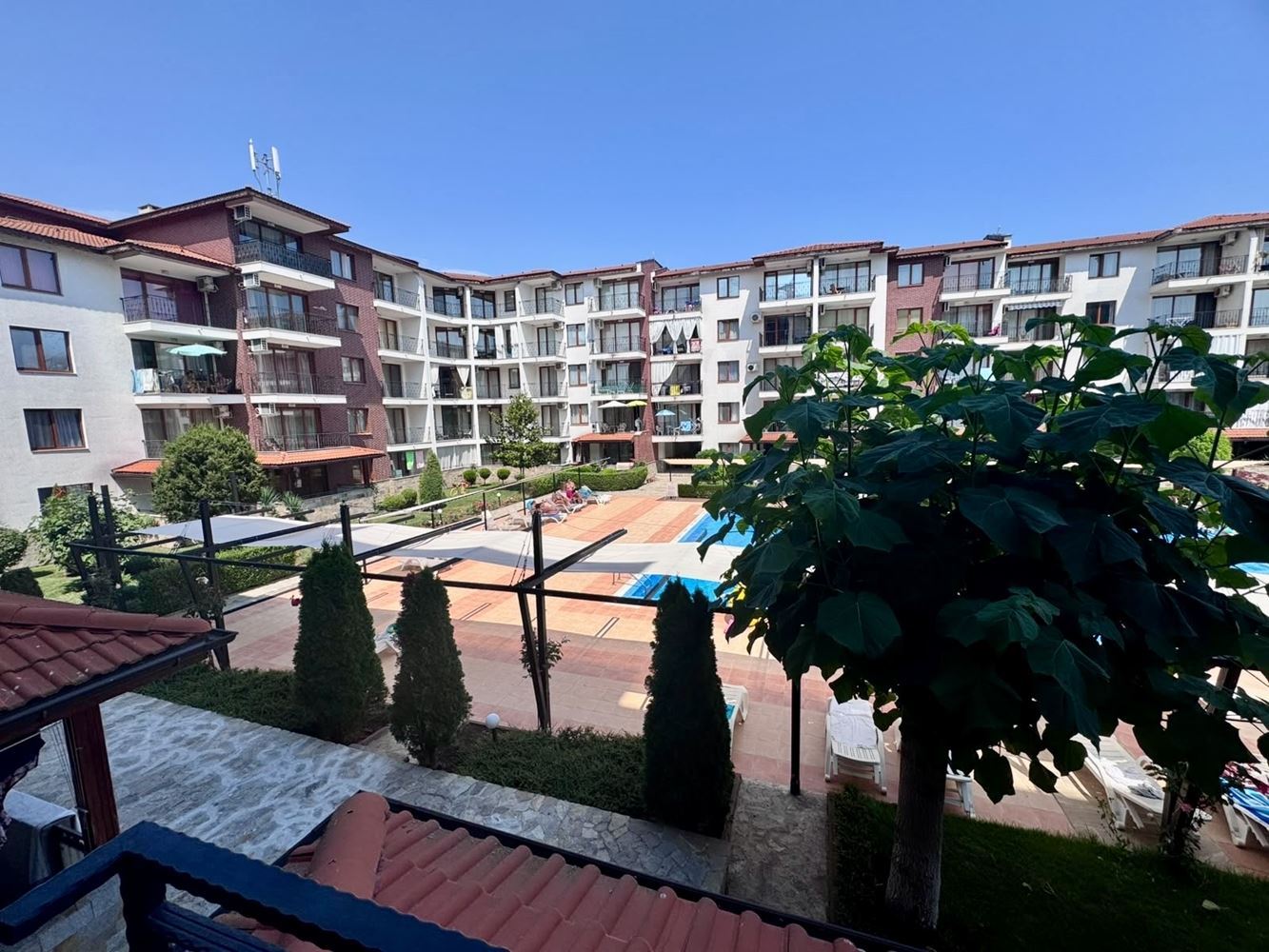 Comfortable One-Bedroom Apartment with a Spacious Terrace and Pool View in a Luxury Complex in Nessebar