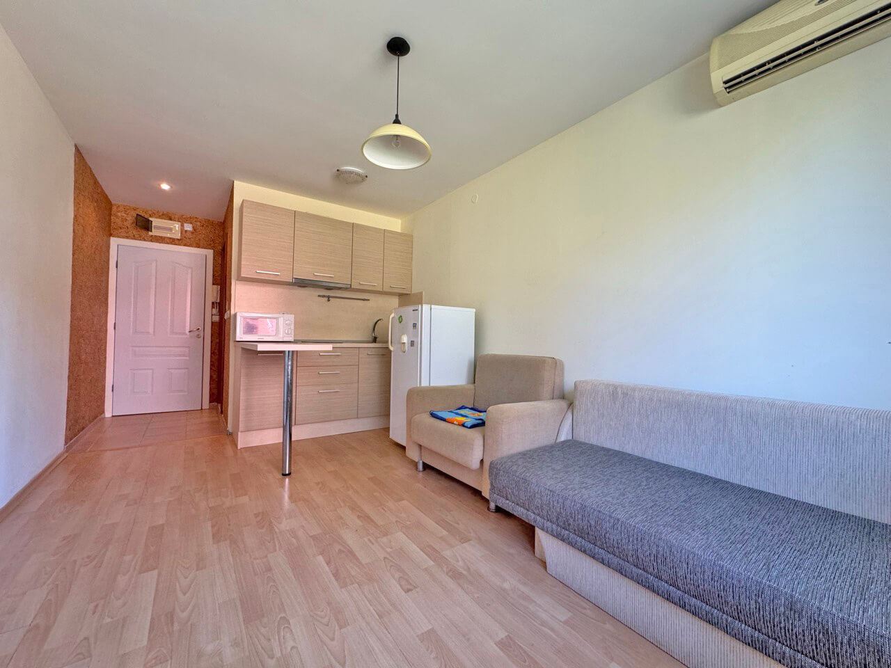Charming Studio on the First Line in Sveti Vlas – An Impressive Complex with Numerous Swimming Pools and Other Amenities