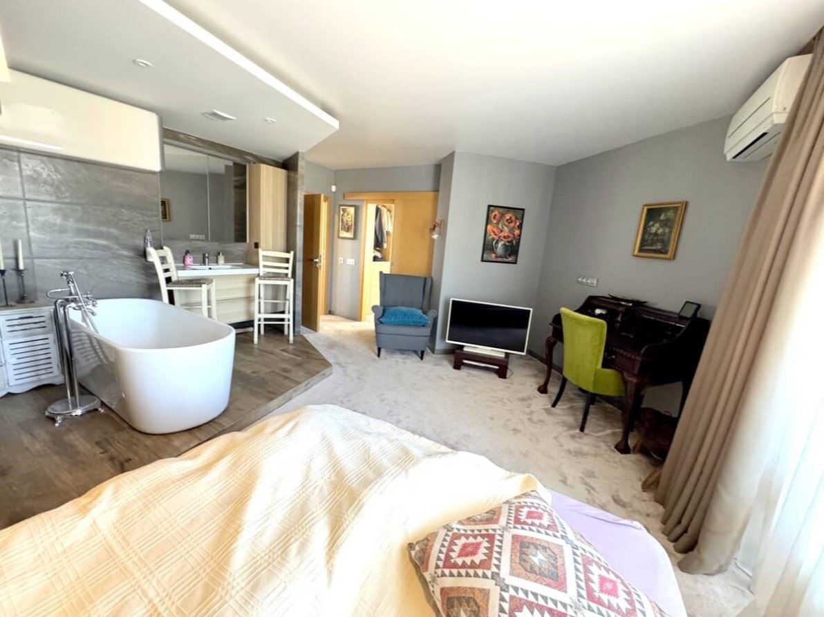 Apartment with three-bedroom in a prestigious gated complex in Saint Vlas – first line comfort and nature