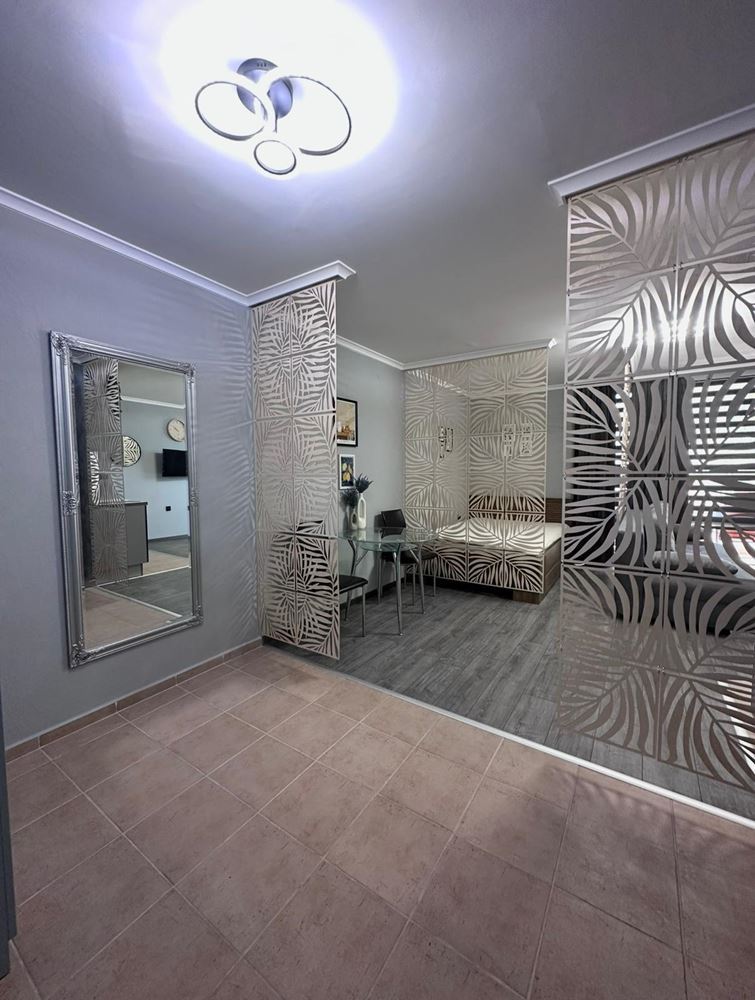 One-bedroom apartment with partial sea view in St. Vlas – furnished, renovated, in a luxury gated complex