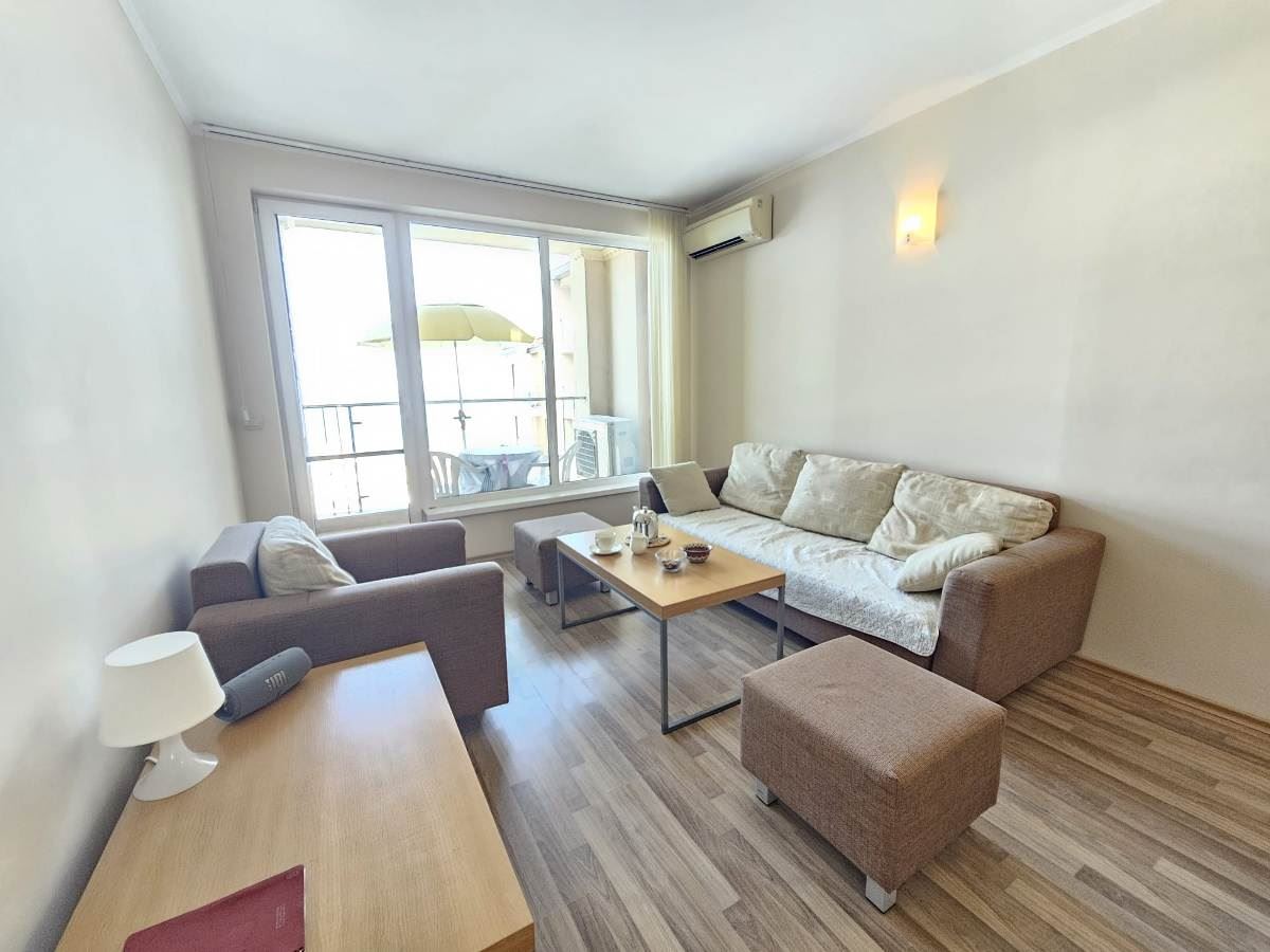 Luxury three-bedroom apartment on the beachfront in Obzor – panoramic sea and mountain views