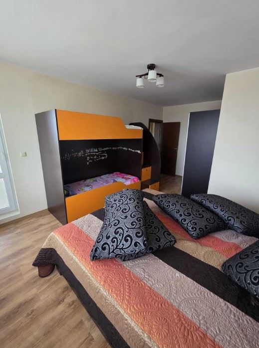 Spacious apartment with two bedrooms and sea view in Ravda