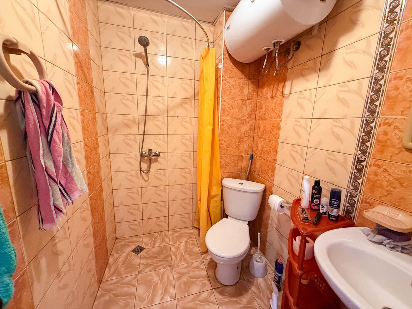Sunny Beach: Cozy One-Bedroom Apartment with Low Maintenance Fee