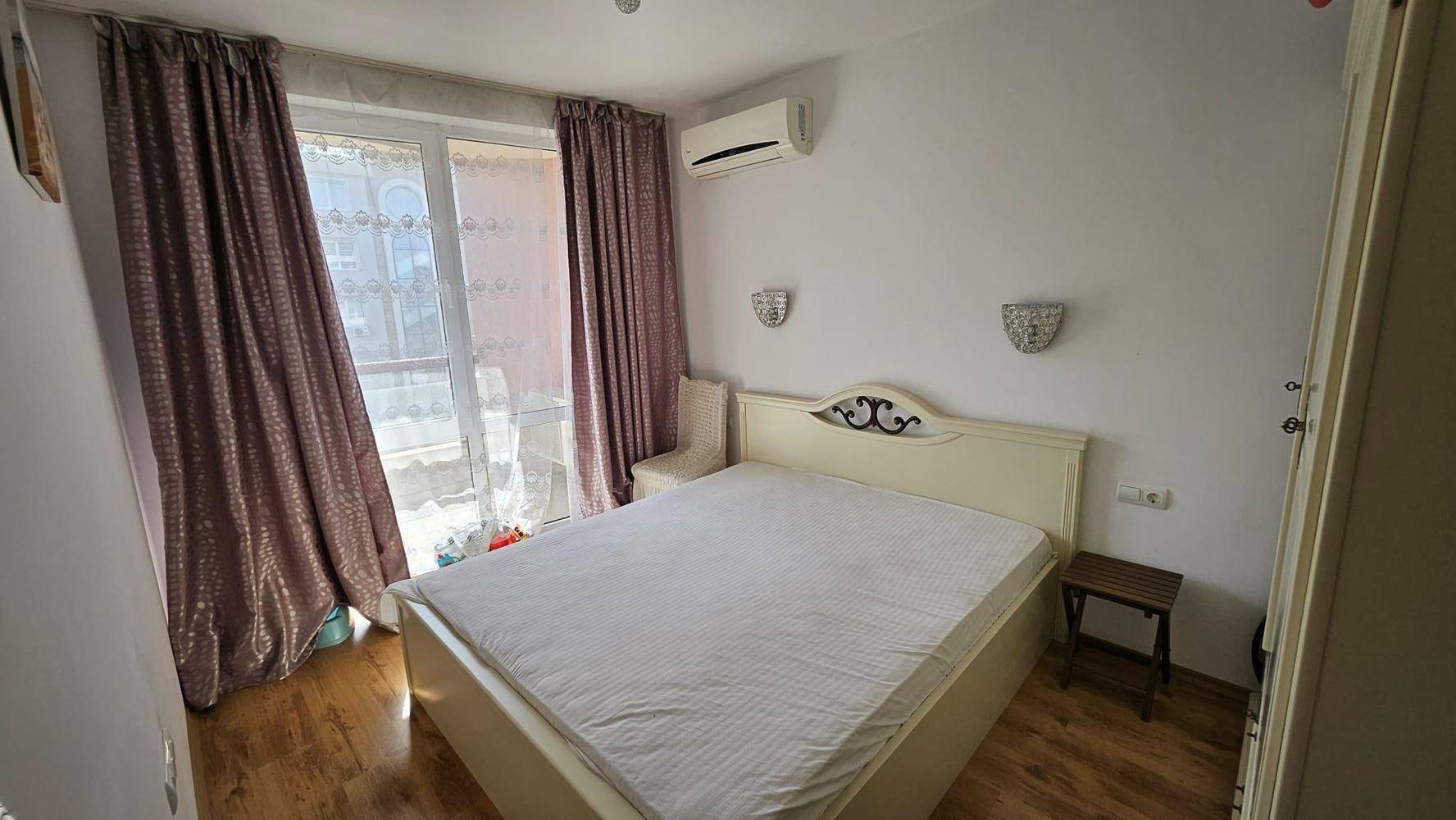 One-bedroom apartment in Nessebar with furnishings and excellent on-site amenities