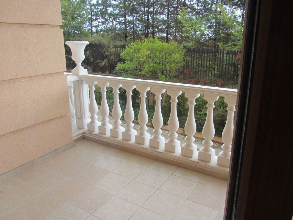 First line to Butamyata Beach! Furnished one-bedroom apartment with partial sea view in Sinemorets