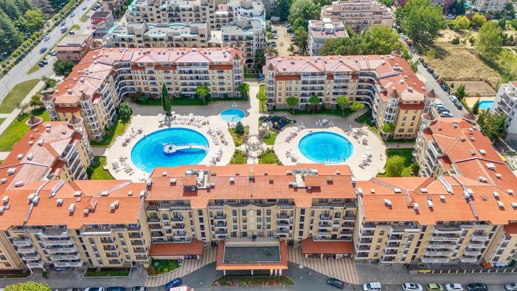 Panoramic One-Bedroom Apartment in a Complex with Swimming Pools, SPA and a Huge Green Garden in Sunny Beach