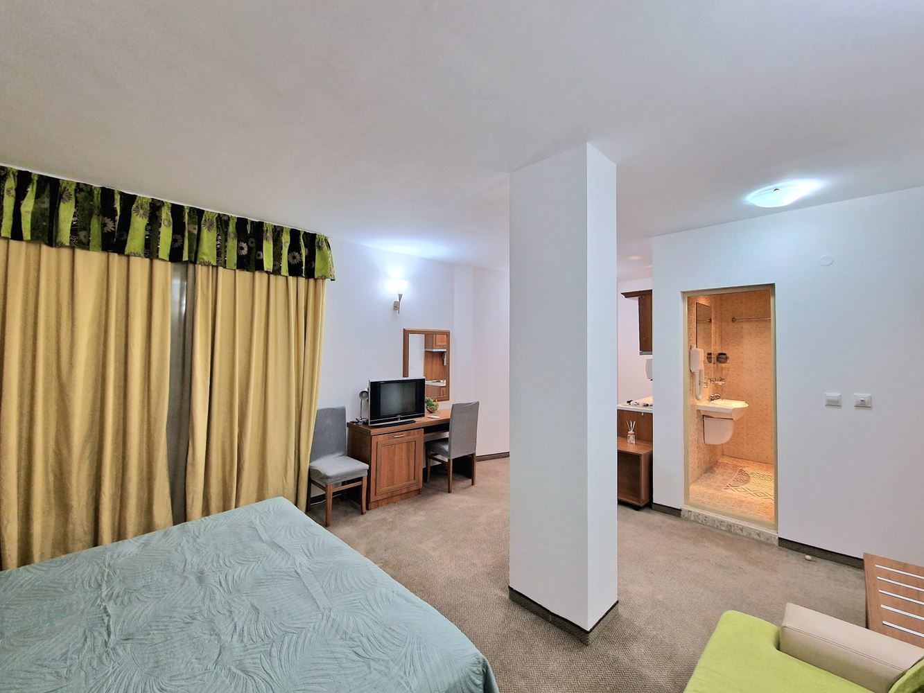 Panoramic studio on the top floor in Sunny Beach – tranquility, space, and a sense of freedom