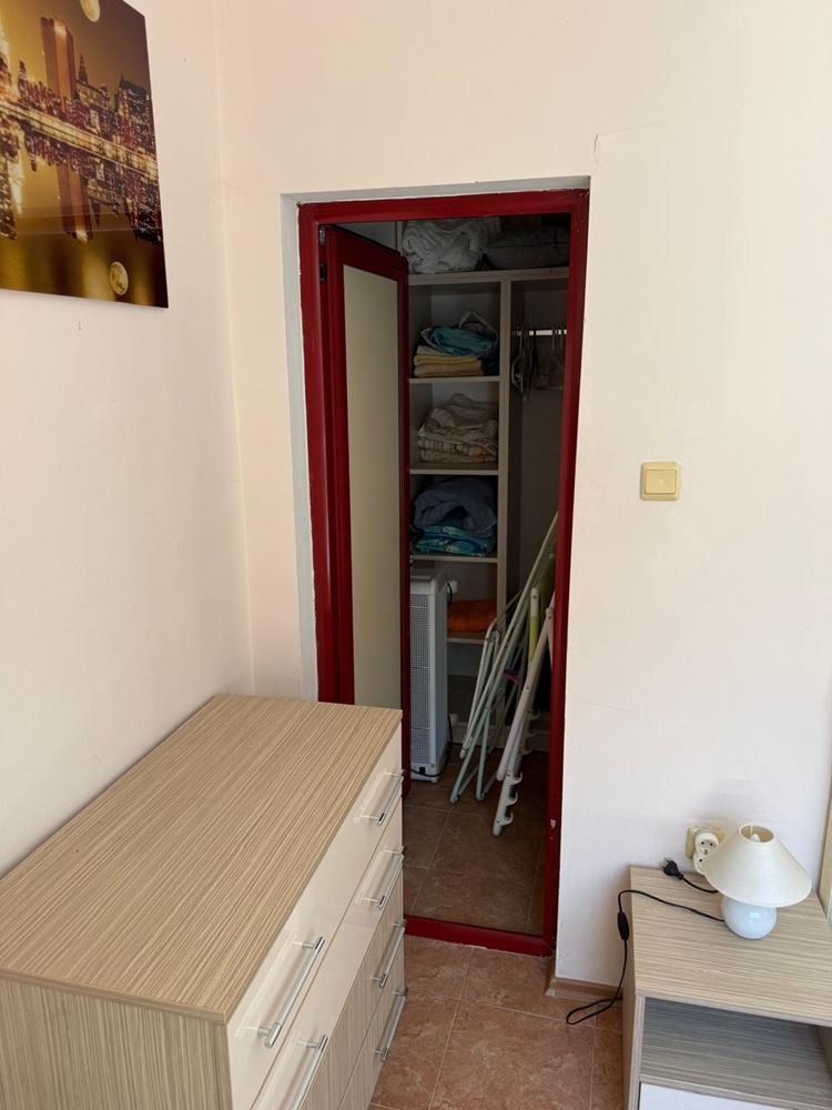 Spacious One-Bedroom Apartment in Sunny Beach – South-Facing and Excellent Amenities in the Complex