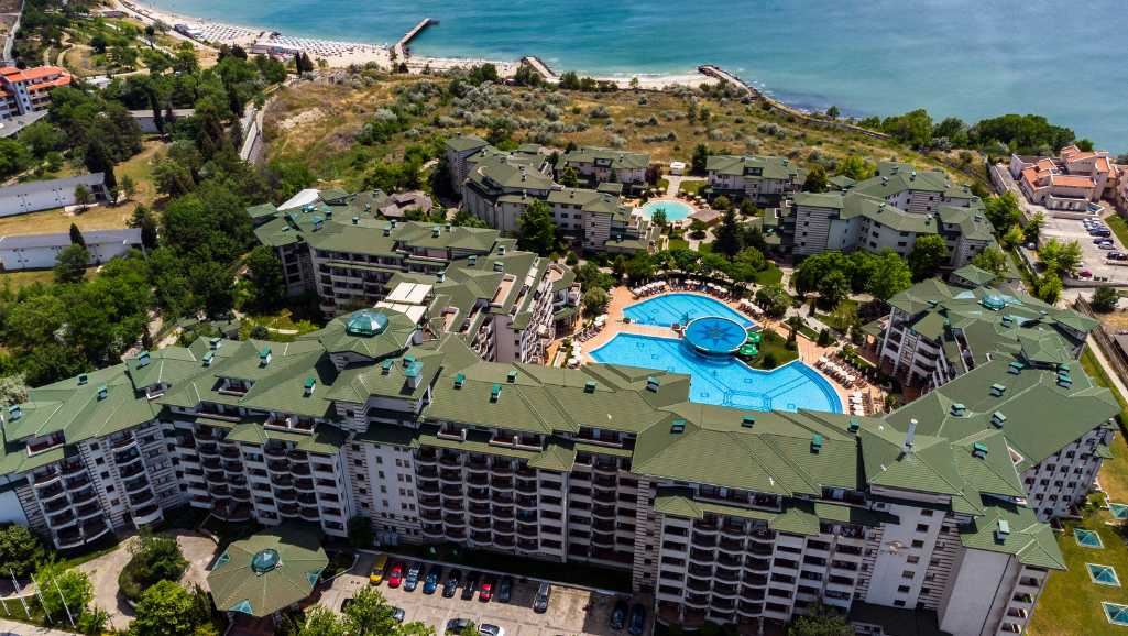 High Standard and Diverse Amenities – Exceptional Two-Room Apartment in a Luxury Seafront Complex in Ravda