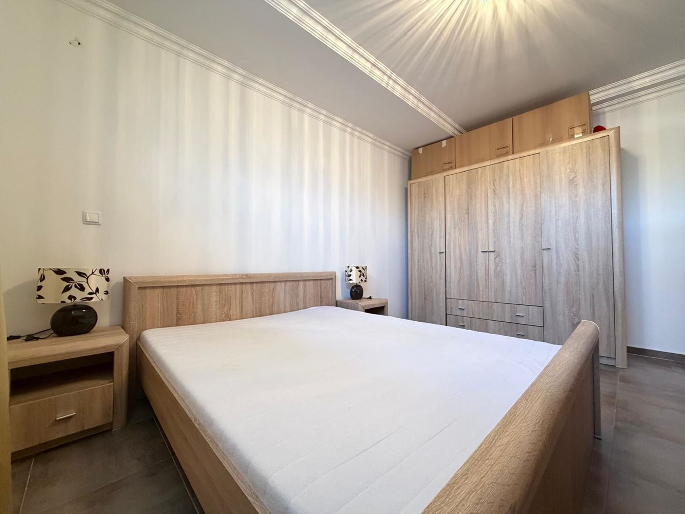 Comfortable One-Bedroom Apartment with Direct Pool Access – Ideal for Living and Investment