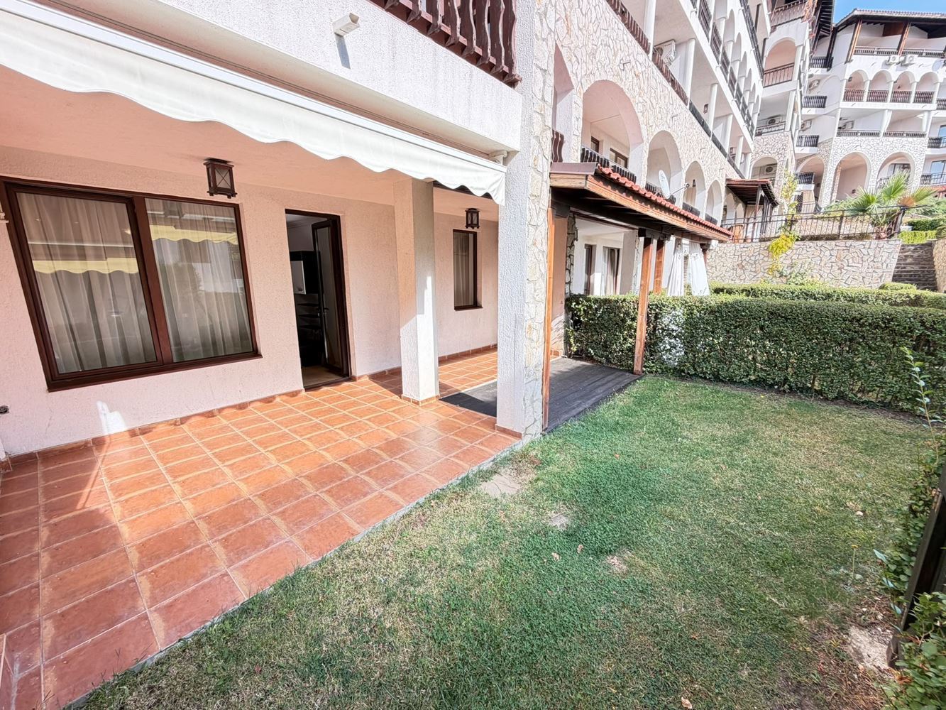 Seafront Apartment with Direct Beach Access in Sveti Vlas – Private Garden Attached to the Apartment