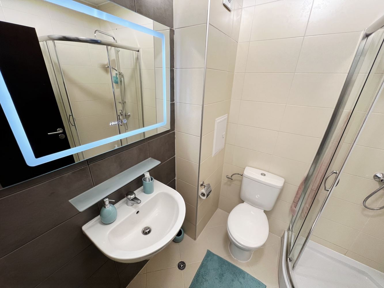 Sea Comfort with a Private Garden – One-Bedroom Apartment Just Steps from the Beach in Sveti Vlas