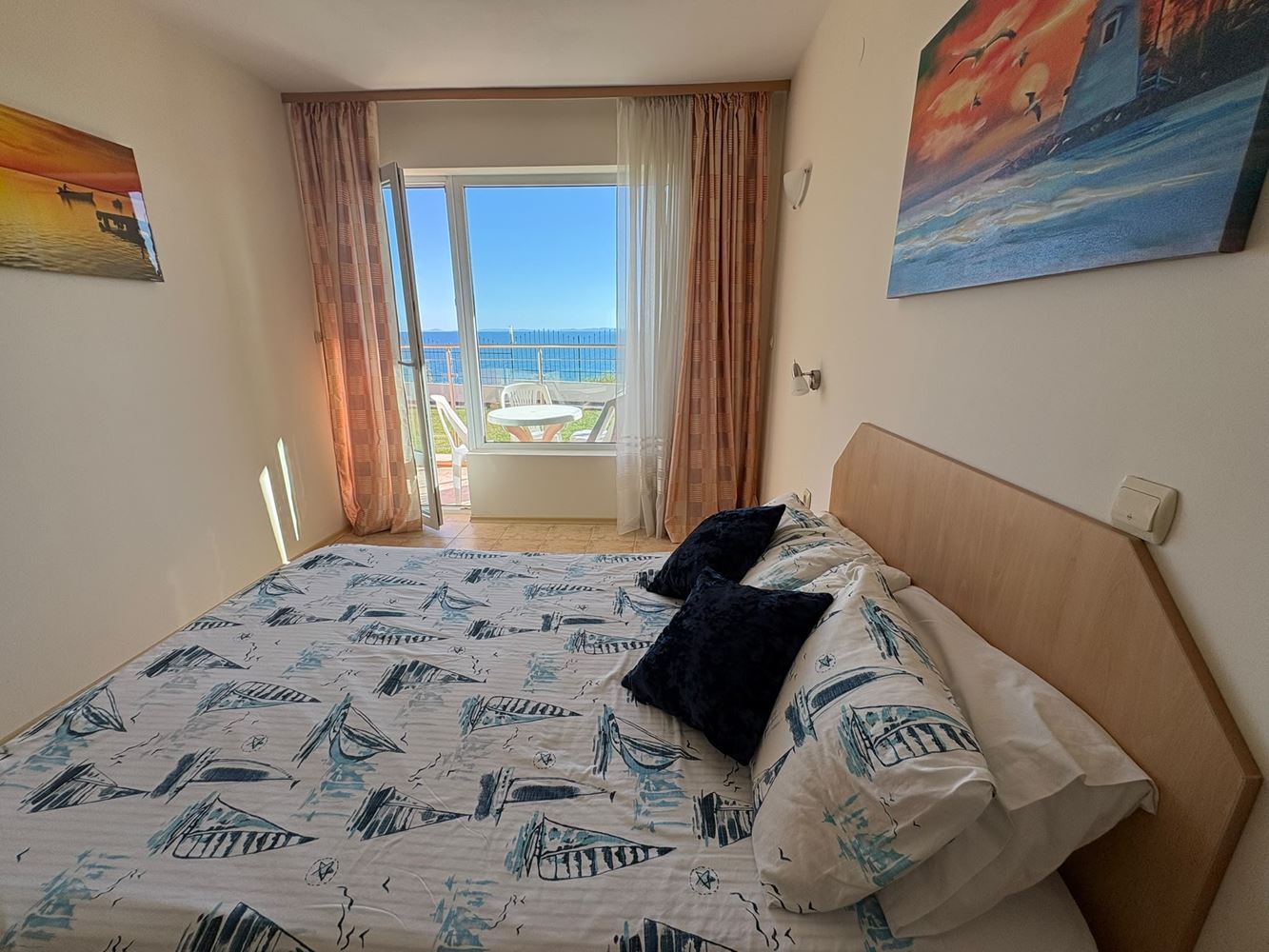 First Line in Sveti Vlas – Spacious One-Bedroom Apartment with Sea View