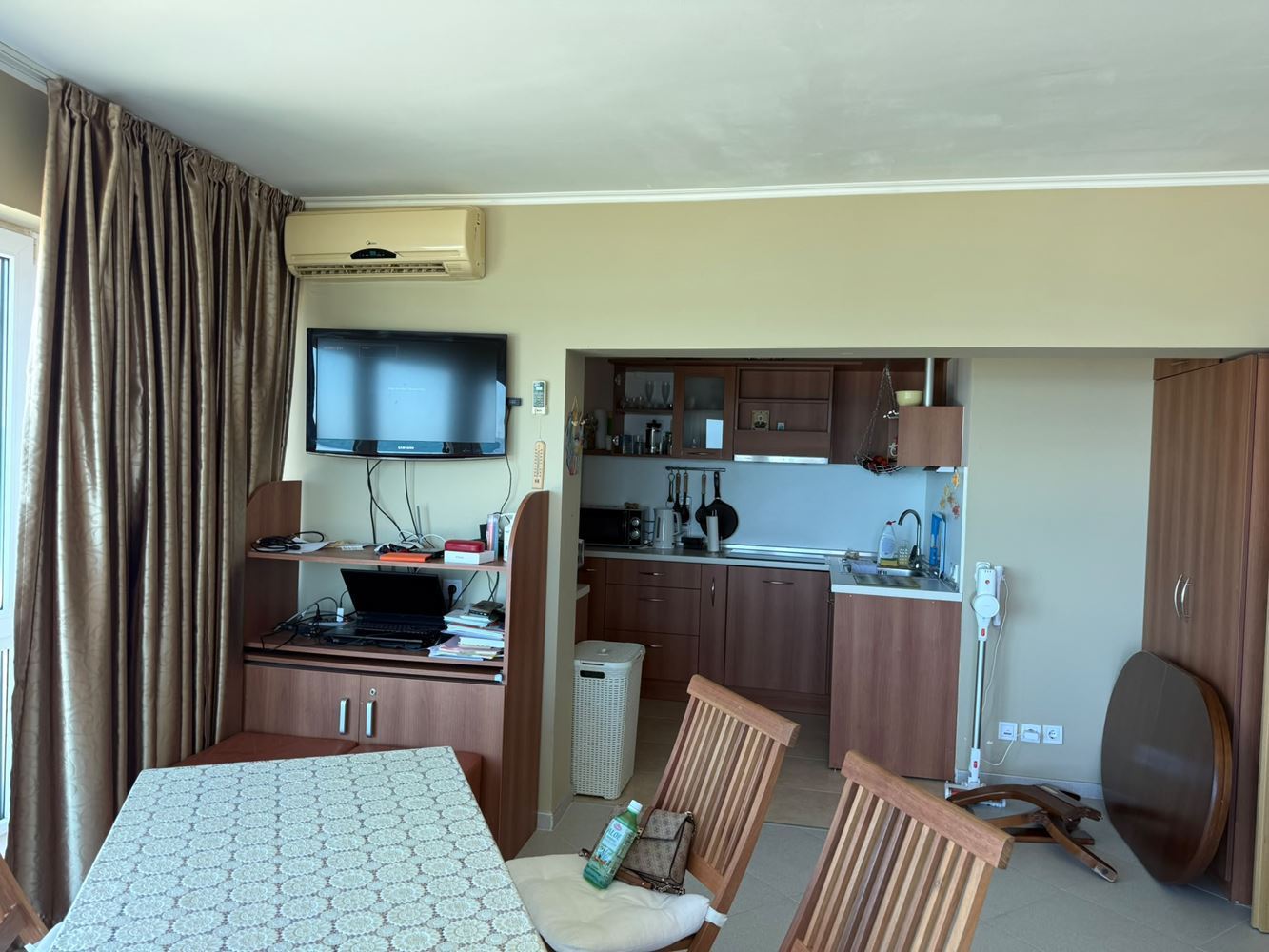 Front Sea View – Spacious One-Bedroom Apartment on the First Line in Pomorie