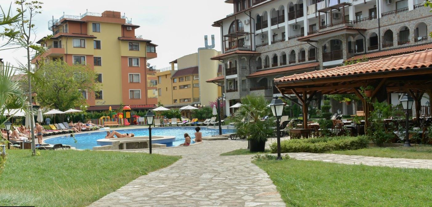 Spacious one-bedroom apartment in a prestigious complex in Saint Vlas – 200 meters from the sea
