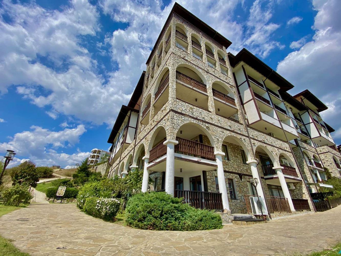Two-bedroom apartment on the first line to the sea in Sveti Vlas – comfort, spaciousness and a unique sea view