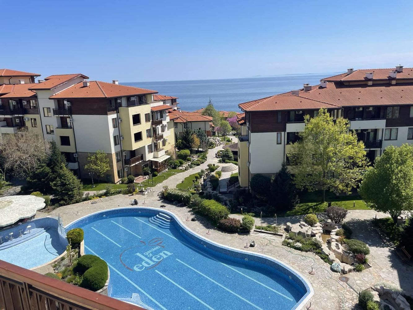 One-Bedroom Apartment on the First Sea Line in Sveti Vlas – Prestigious Complex with Excellent Infrastructure