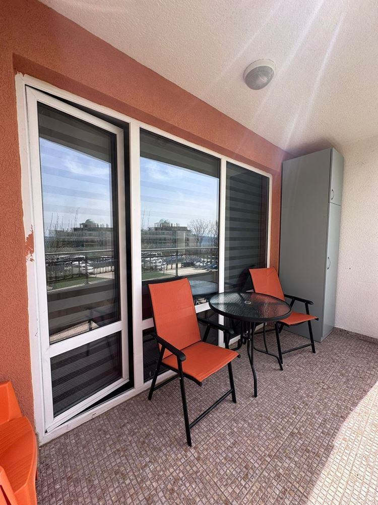 One-bedroom apartment with partial sea view in St. Vlas – furnished, renovated, in a luxury gated complex