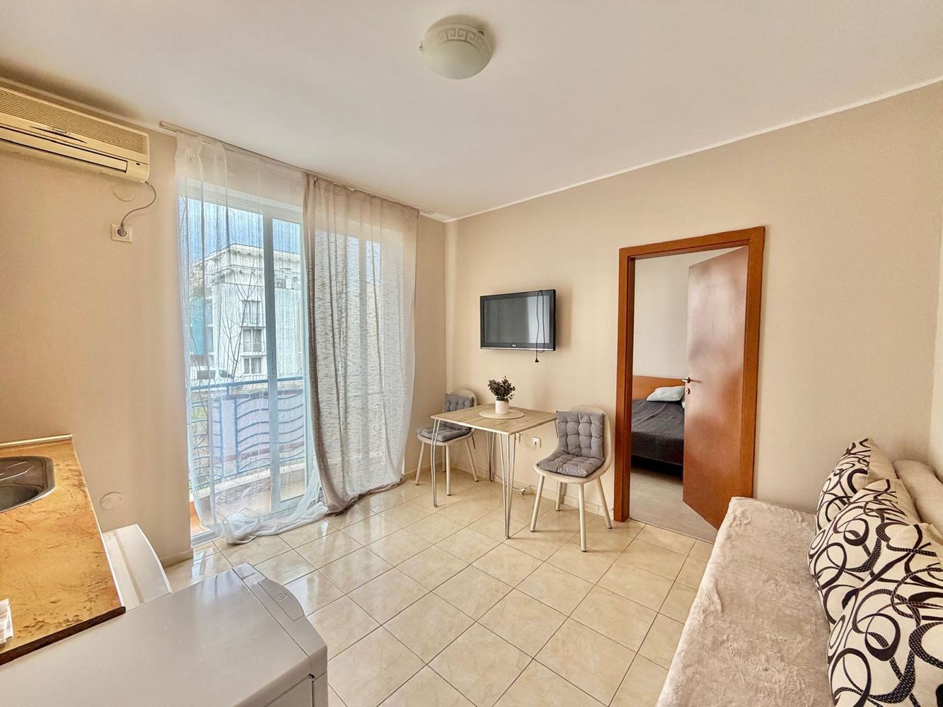 Cozy and stylishly furnished apartment in Sunny Beach with an excellent location