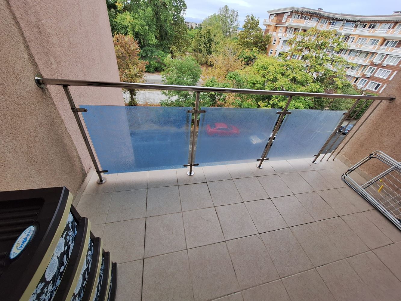Spacious and Fully Furnished One-Bedroom Apartment Near the Beach