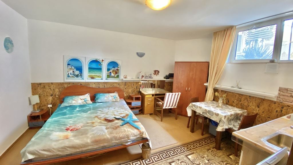 Cozy studio in Sveti Vlas – no maintenance fee; walking distance to Marina Dinevi