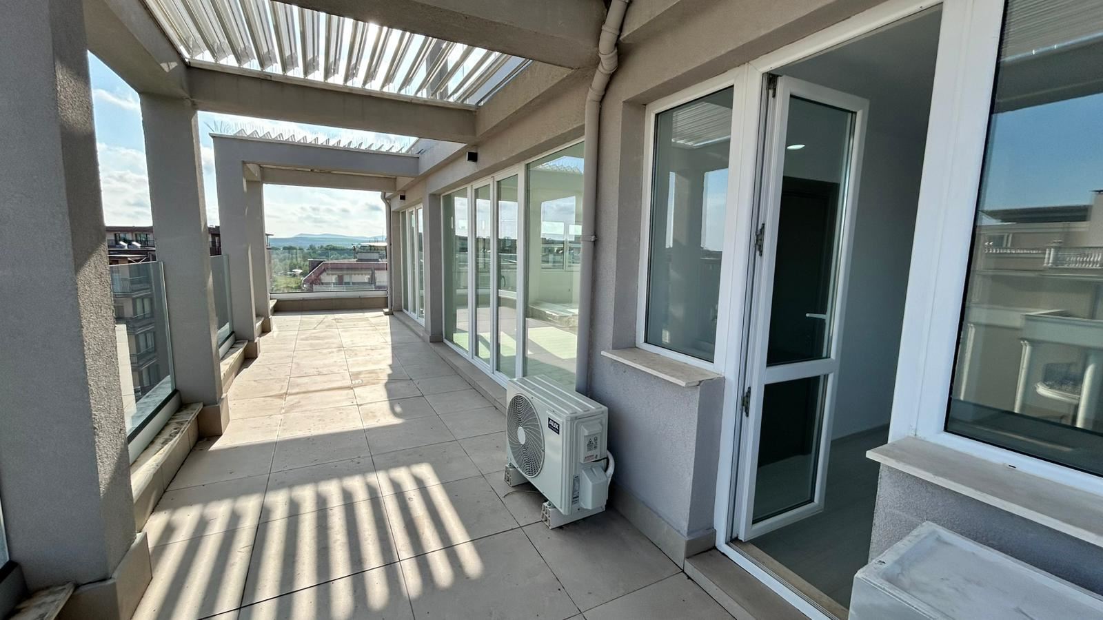 Sunny Beach – new two-bedroom apartment with large terrace and pool view
