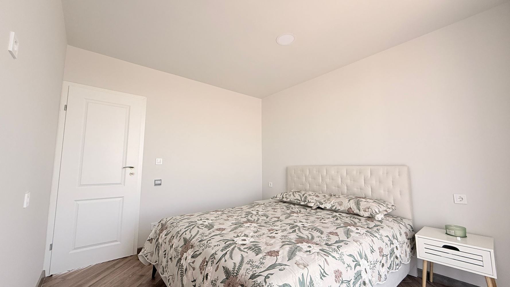 Luxury three-bedroom apartment on the first line in Ravda – space, prestige, and breathtaking sea panorama