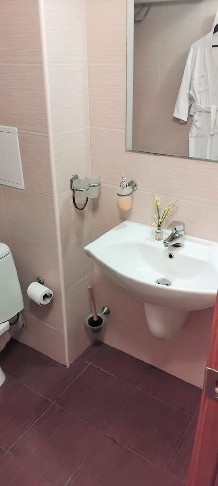Spacious studio with pool view in a quiet complex in Sveti Vlas – comfort and coziness by the sea