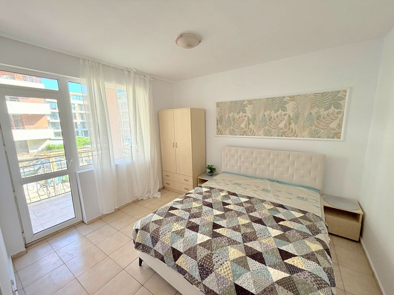 Three-room apartment with southern exposure and pool view in Sunny Beach
