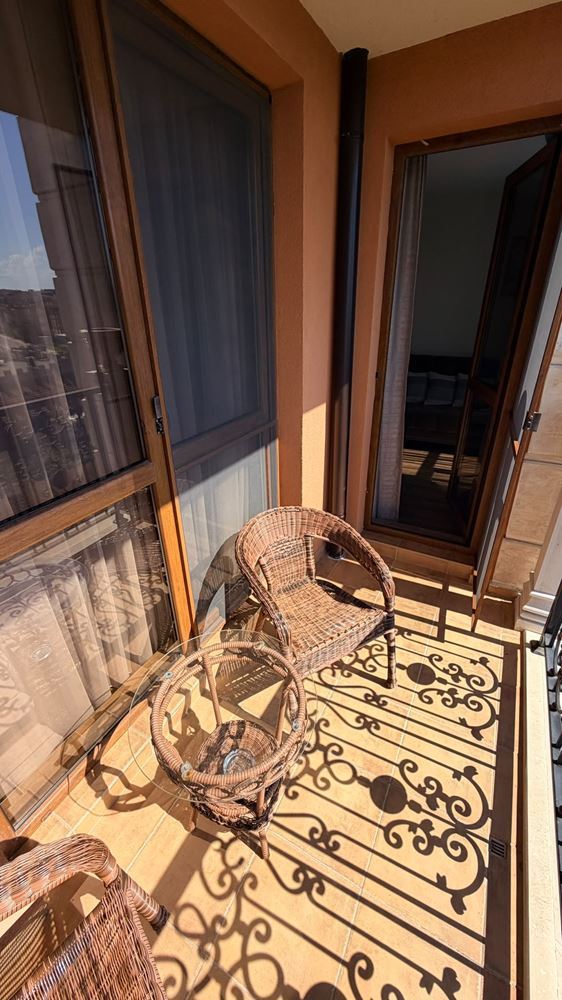 Two-room apartment with panoramic sea view, just a step away from the sea in Ravda