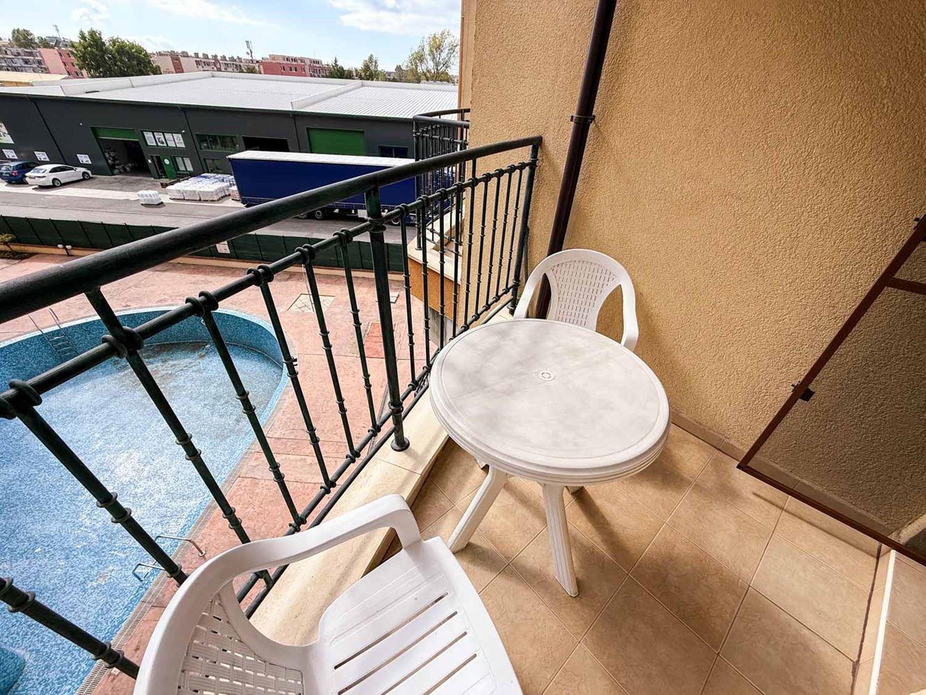 Sunny Beach: Cozy One-Bedroom Apartment with Low Maintenance Fee