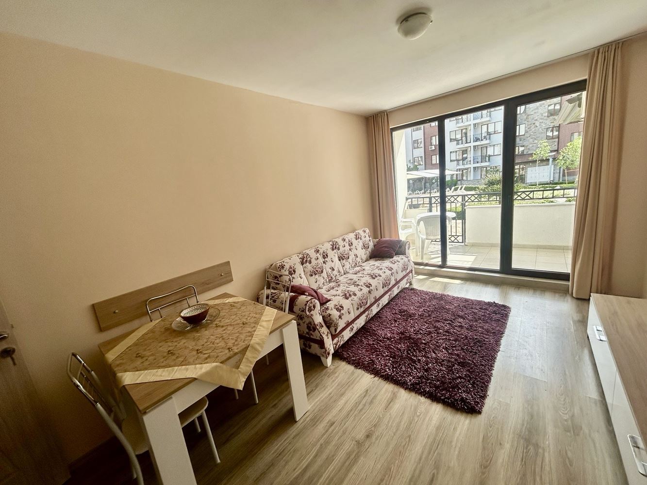 Comfortable one-bedroom apartment with direct access to the pool in Nessebar – an exceptionally convenient offer