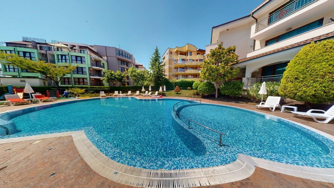 One-bedroom apartment in a modern complex with amenities in Ravda